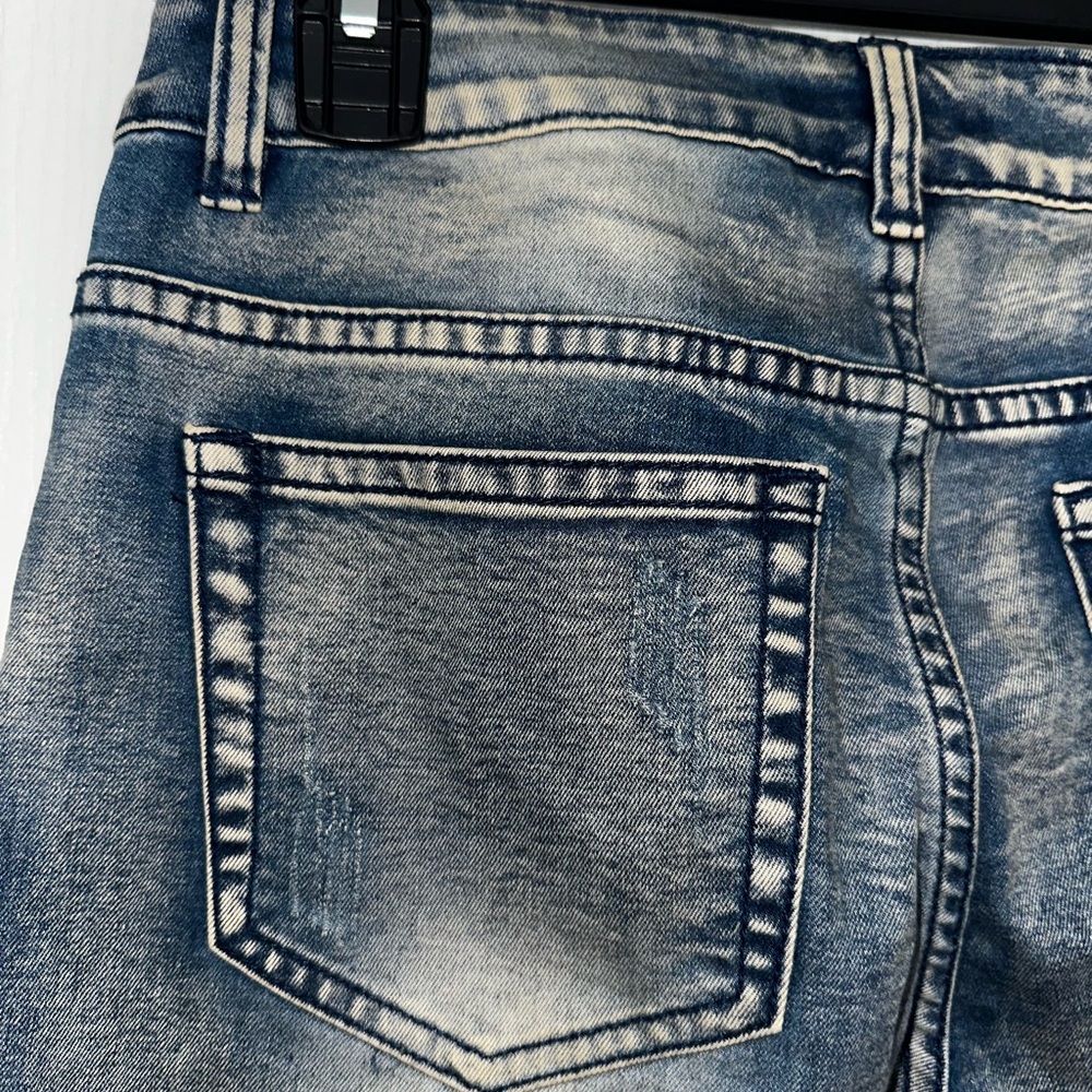 Embroidered Skinny Jeans with Black Floral Design - Picture 8 of 8